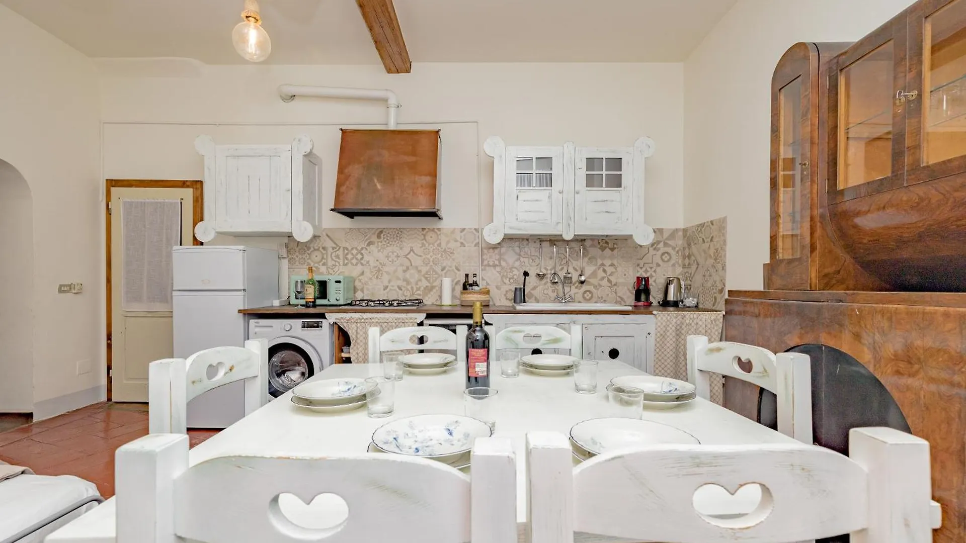 ミラノLuxury Naviglio House - 10 Min Cathedralアパートメント 0*, ミラノ