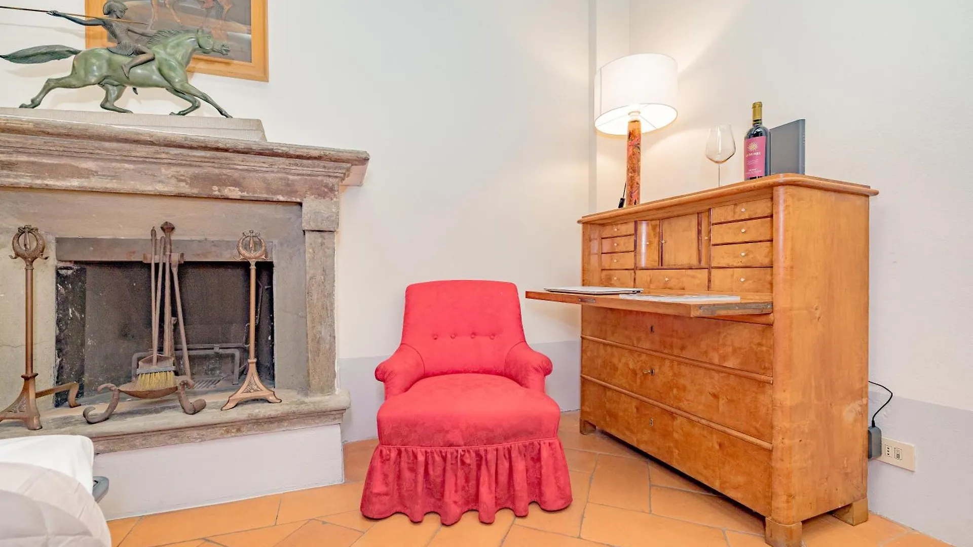 Luxury Naviglio House - 10 Min Cathedral Apartment Milan