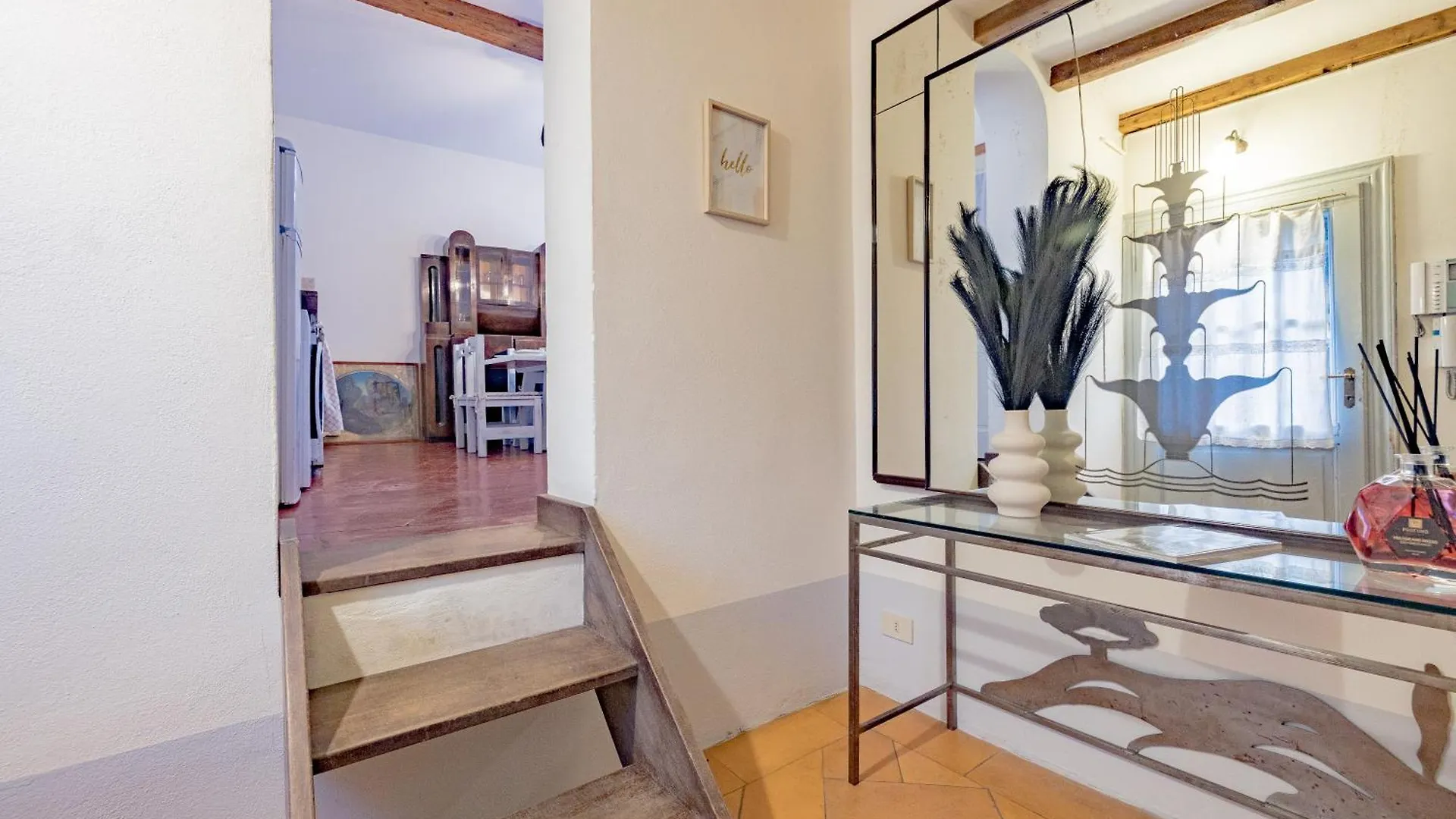 Luxury Naviglio House - 10 Min Cathedral Apartment Milan
