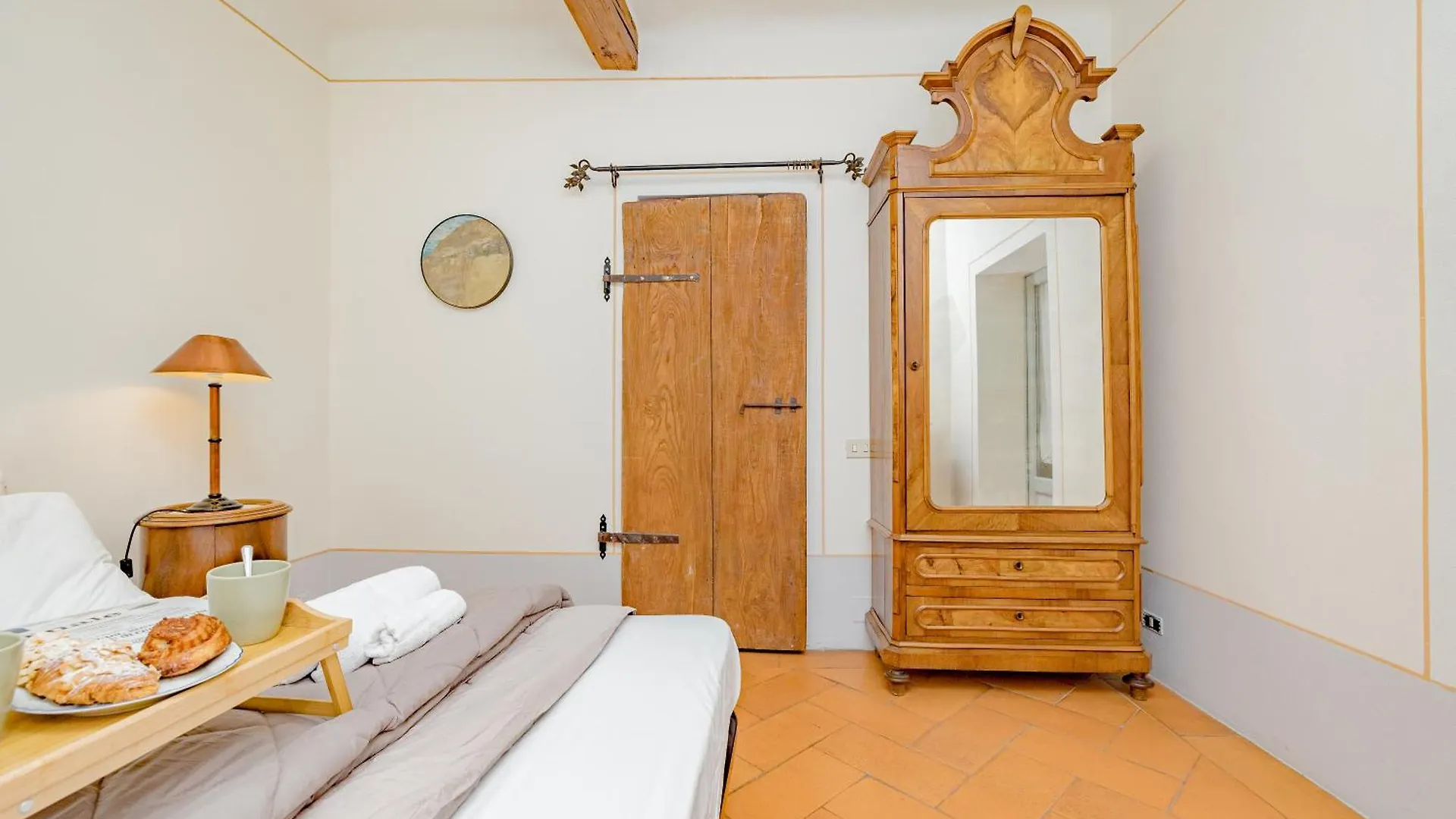 Luxury Naviglio House - 10 Min Cathedral Apartment Milan Italy