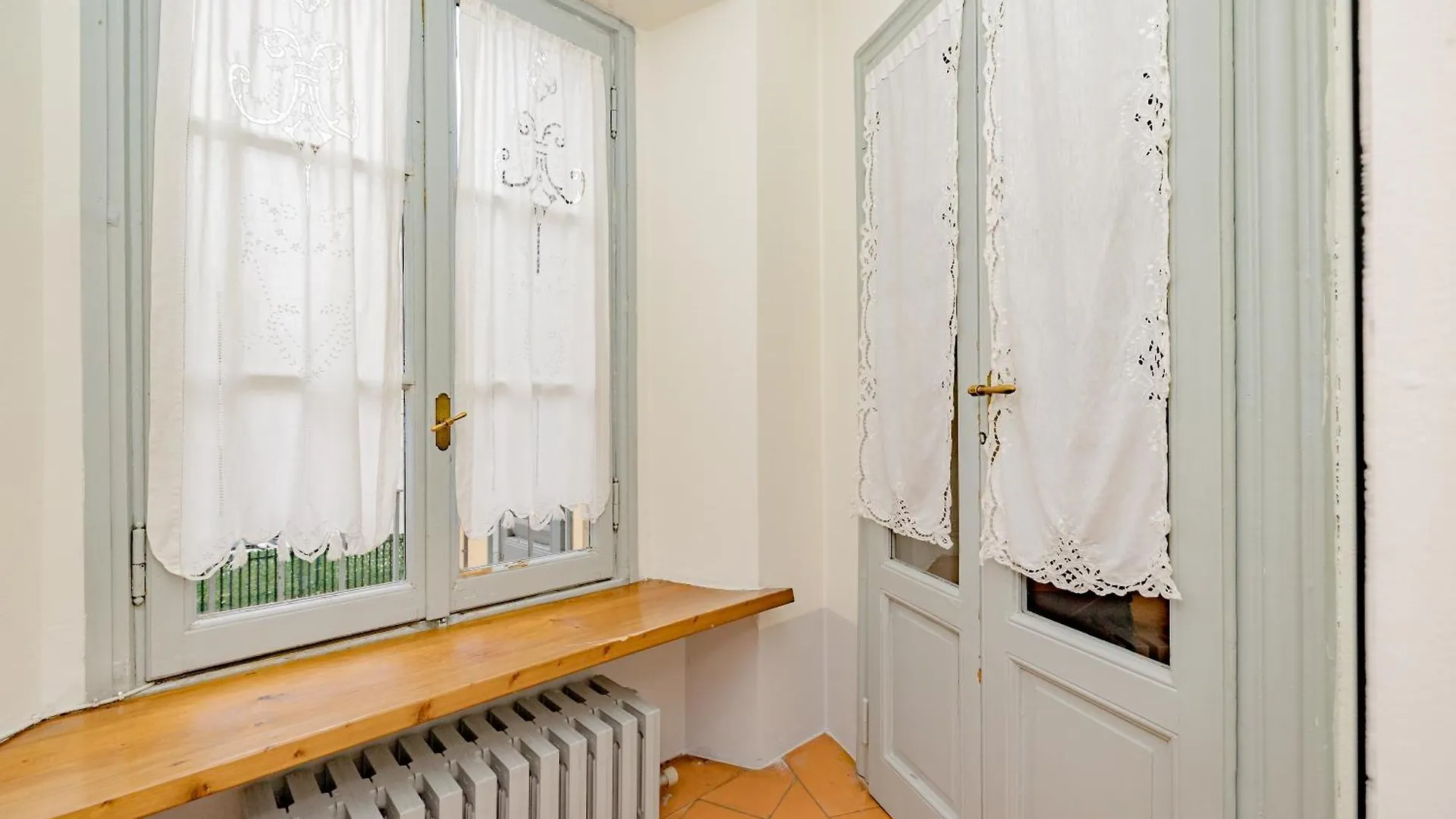 Luxury Naviglio House - 10 Min Cathedral Apartment Milan 0*,  Italy