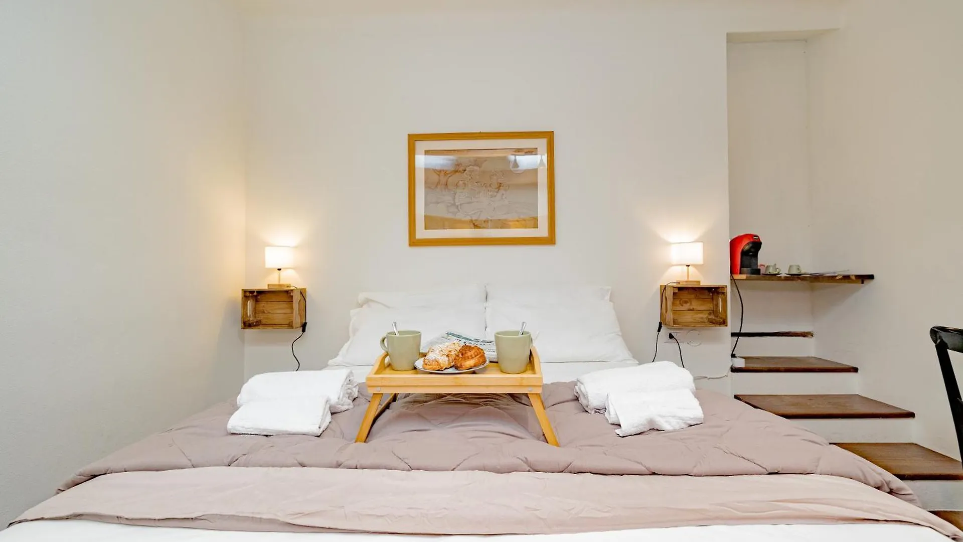Luxury Naviglio House - 10 Min Cathedral Apartment Milan